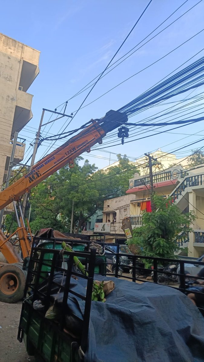 focsecbad91980's tweet photo. @Dr_Ifthekar @tgspdcl Dear consumer, stringing of HT AB cable work under progress,supply will be restored shortly https://t.co/cQKbJ1QOgg