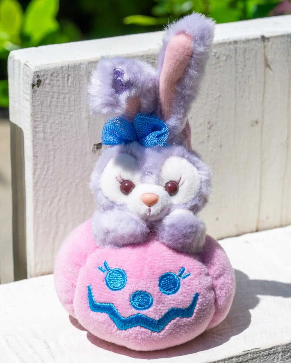 MezzoMikiD's tweet photo. かぼちゃ姿がかわいい！
東京ディズニーシー「ダッフィー＆フレンズのオータム・サプライズ！」ぬいぐるみチャーム販売中☆
 https://t.co/LbXvs971bo https://t.co/ln3tyJmRip