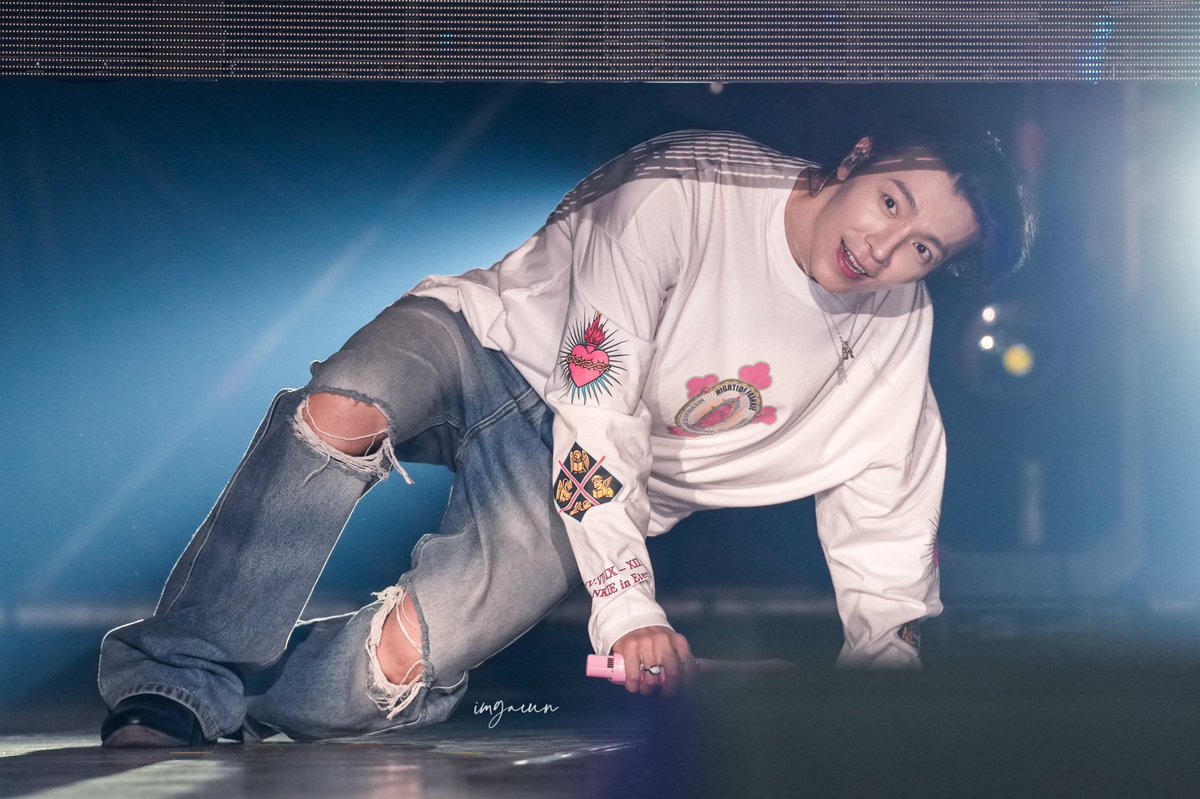imgaeun99's tweet photo. 우리 강아지…멍멍이…귀요미🥹

260905 <ALIVE> SEOUL ENCORE DAYw
#동해 #DONGHAE
#ALIVE

@donghae861015 https://t.co/bKMZjLAhJa