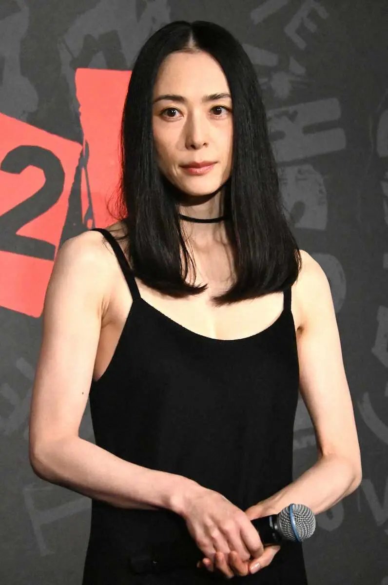 arashisakura's tweet photo. 深津絵里さん、50代でこの美しさはバグってる https://t.co/Mu0zecwiuM