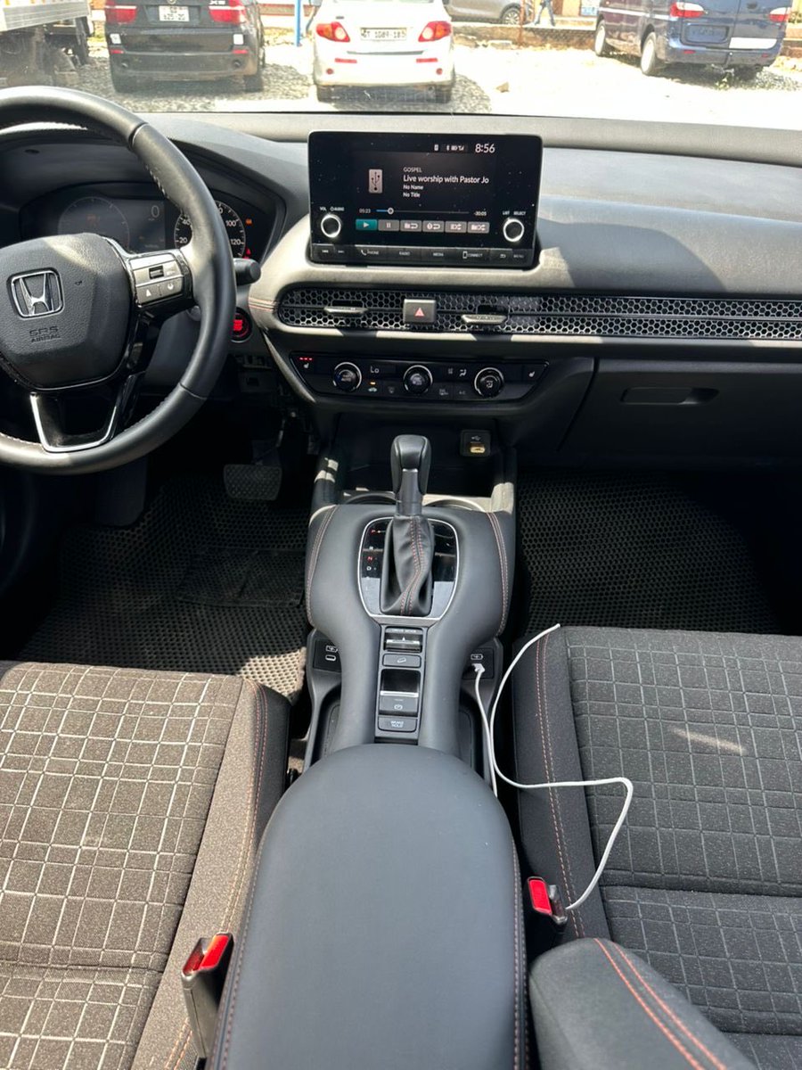 EminentTGh's tweet photo. A stylish 2025 Honda HR-V Sport with automatic transmission, ready for its next owner.

🚘 2025 Model
⚙️ Automatic
💰 GH₵550,000 — Negotiable
Dm 0276204038
Would you drive this? 👀
#HondaHRV #HRVSport #HondaGhana #CarsInGhana #AccraCars #CarsForSaleGhana https://t.co/rb8gKCLFG0