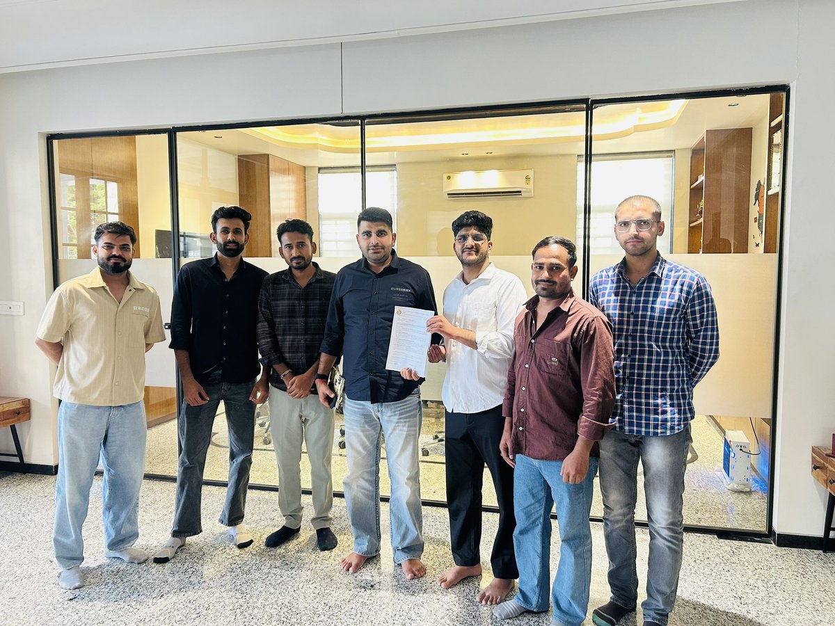 JaswantSinrzvm's tweet photo. FMG interns in Rajasthan met Hon'ble MLA Ravindra singh bhati @RavindraBhati__ seeking his intervention in the long-pending stipend issue.
Despite serving patients in hospitals, many FMG interns are still not receiving stipend. https://t.co/pkkwjFxbXr