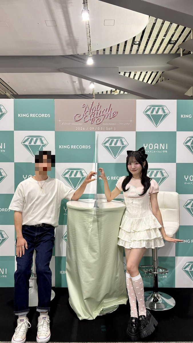 jennijenipa's tweet photo. 初のノイミーオフイベで推しのみるてんと2ショ、お話会参加できてたのしかった〜！！
ブース入った瞬間リボンつけたみるてんお出ましで、顔ばりちっちゃいし可愛いしでびっくりした笑
また明日もみるてんと写真撮れるのうれしー！
#聞いて聞いておみるちゃん https://t.co/nm7QjelzF2