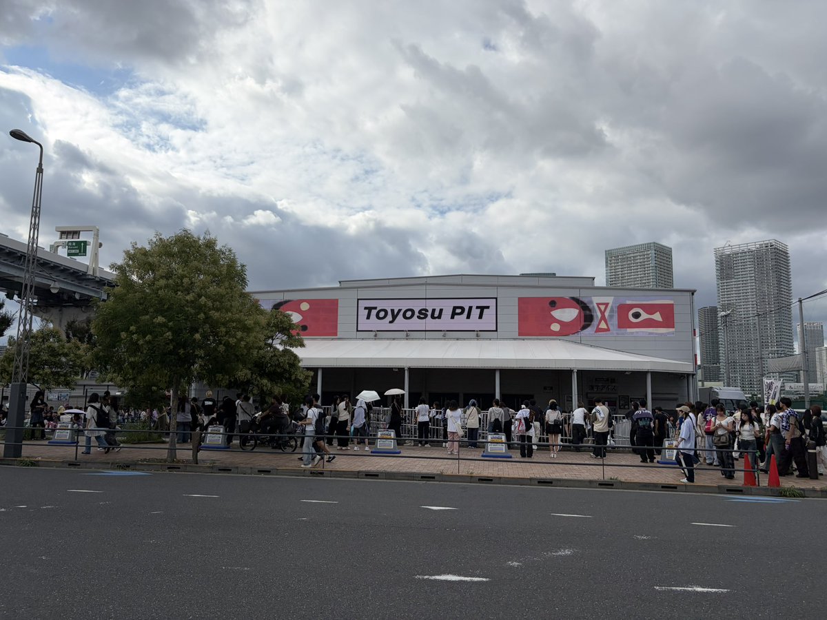 Kno_gpt's tweet photo. シャイトープの解散ライブ行きました、、
あなたはあなたを生きてくださいって言われたので僕は僕の道を生きようと思います。 https://t.co/eB1mK3LDbU