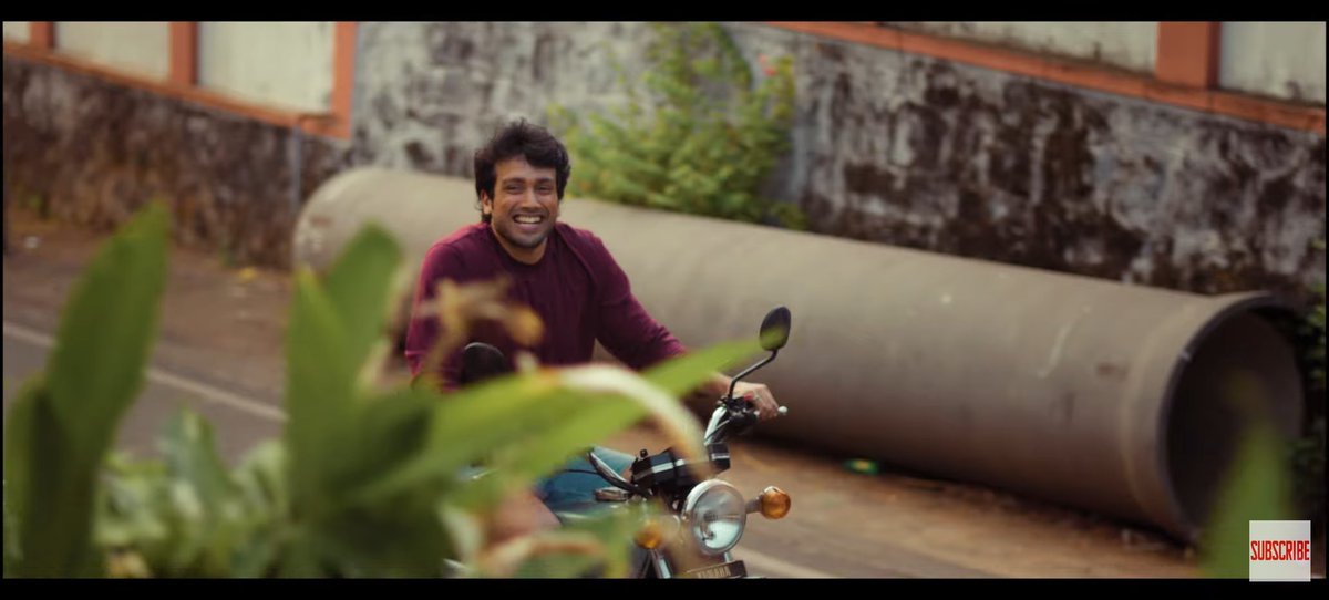 John4nn's tweet photo. A comeback to the industry by Kalidas jayaram through a Rom com.

The teaser looks simple and funny.
Routing for a good film.

#ManyManyHappyReturns https://t.co/kWLd6ThQKh
