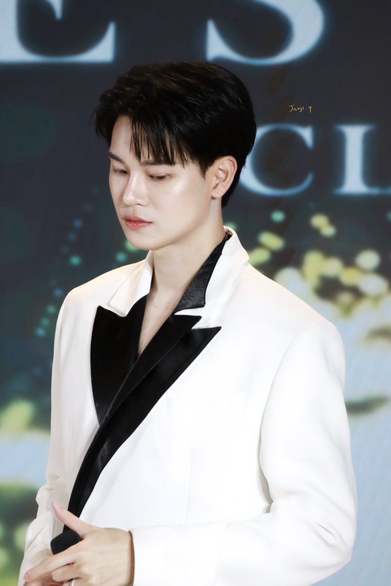 jjanji_y's tweet photo. 𝟬𝟱.𝟬𝟵.𝟮𝟱𝟲𝟵 𝗧𝗵𝗲 𝗠𝗮𝗹𝗹 𝗕𝗮𝗻𝗴𝗸𝗮𝗽𝗶

                              🖤🤍

       { #yinyin_anw ; @yinyin_anw  }

｡:ﾟ+ FRIENDS OF DESTINY YINWAR 09
•.¸¸♪ #Destinyclinicxyinwar
☻ #photobyminminn https://t.co/ZJCEjZaij0