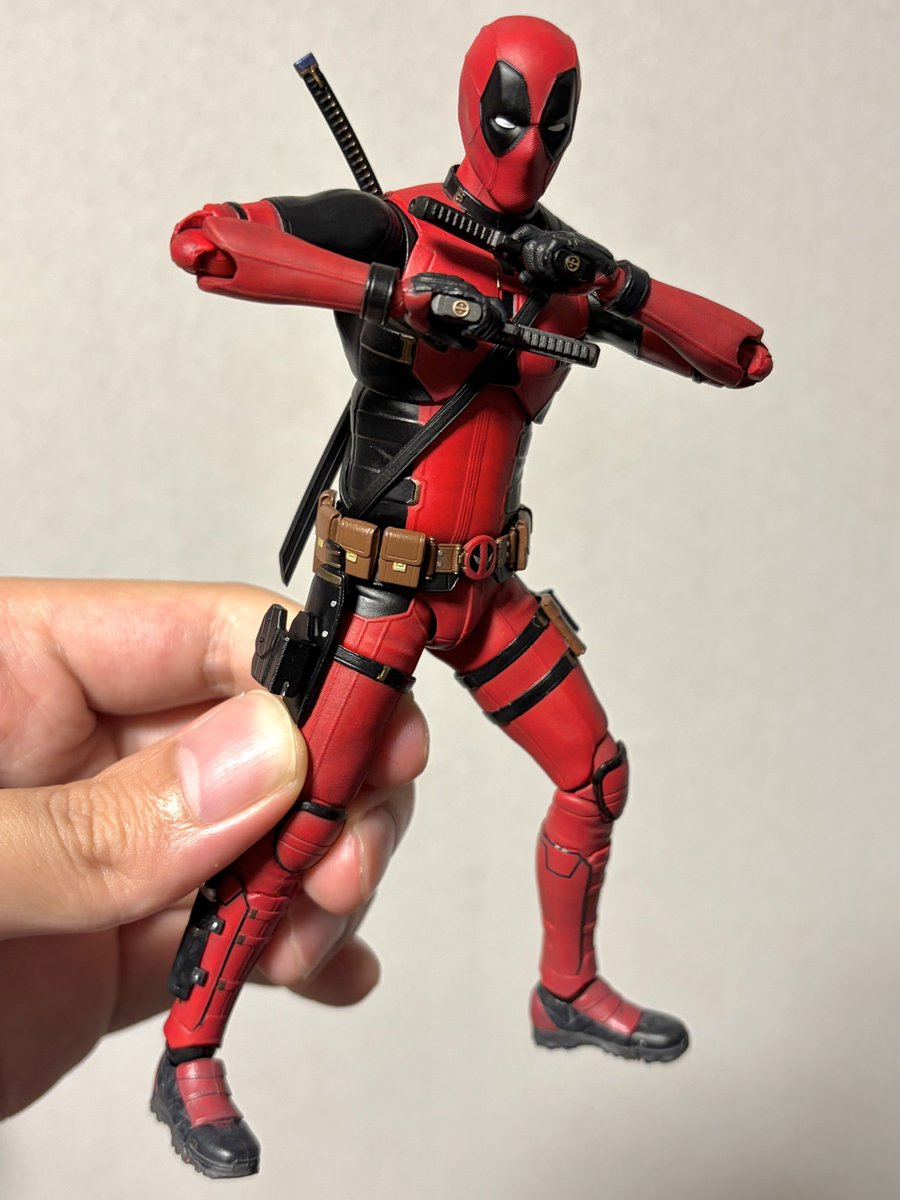 Ametchi_'s tweet photo. 初期不良で交換に出してたmafexデッドプール直って帰ってきた！
かっこよすぎ

#mafex
#デッドプール https://t.co/X7NQP76ypr
