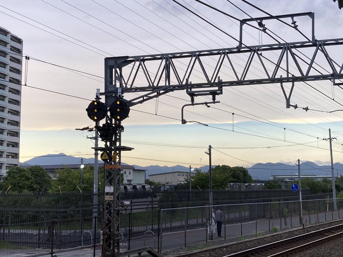 KZ_IKIIKI_'s tweet photo. ＪＲ桂川駅ホームから西の方角を望む夕景
#JR桂川駅
#いきいき市民活動センター https://t.co/zDQlXC9SvN