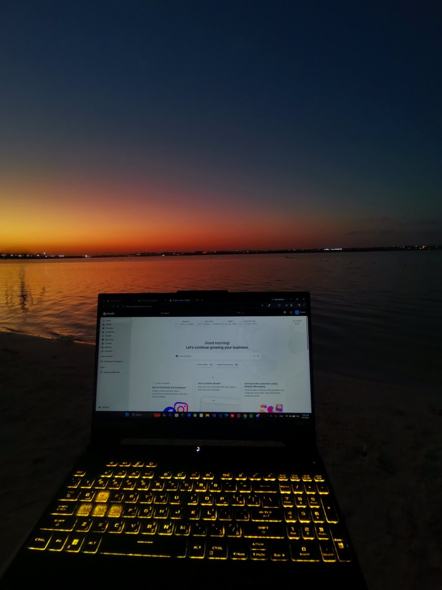 zyvvad's tweet photo. حبيبي يا work from home https://t.co/VWIXbAAUbL
