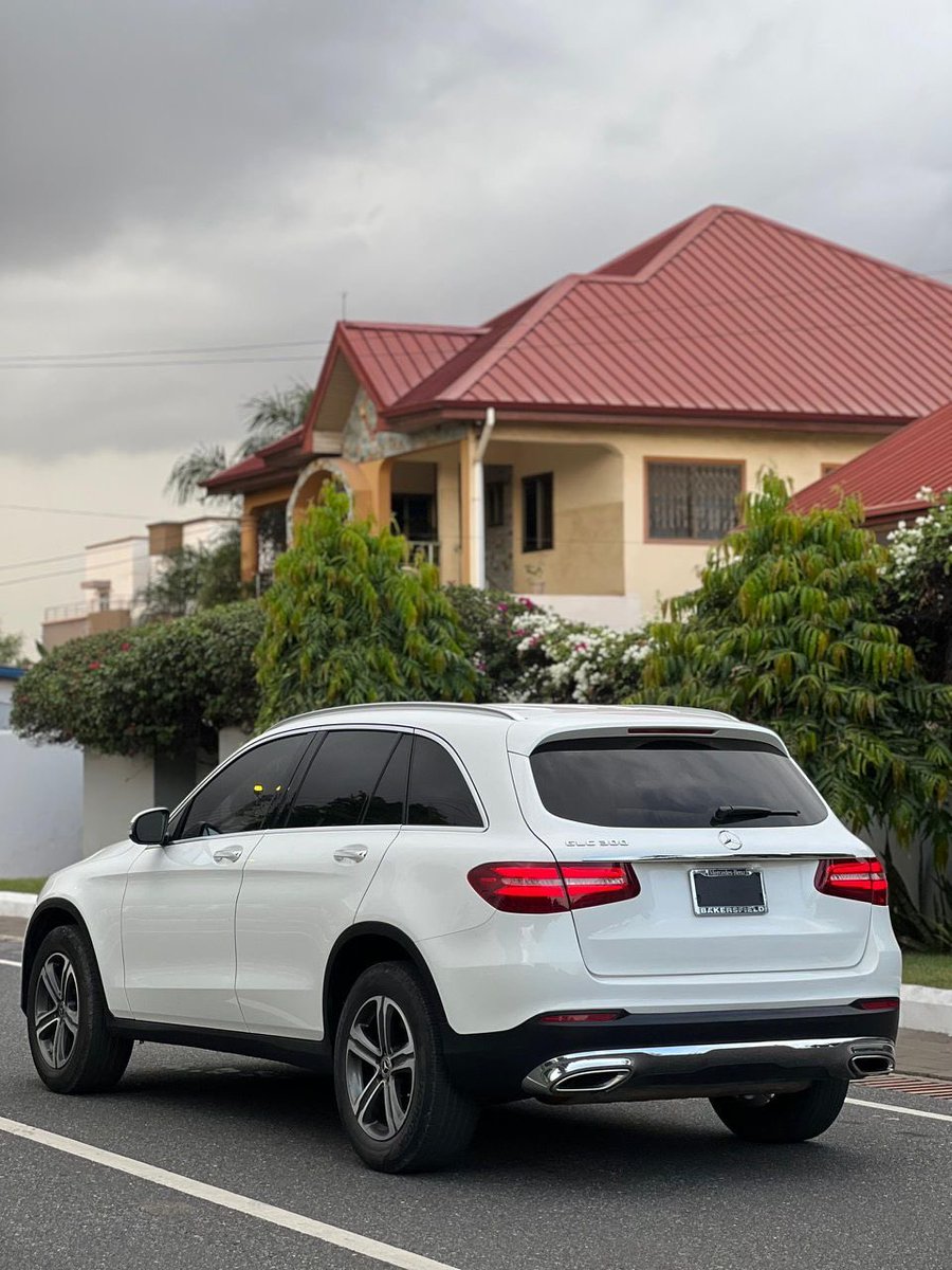 EminentTGh's tweet photo. The Mercedes-Benz GLC 300 is a perfect blend of luxury, performance and everyday practicality.

🚘 2019 Model
⚙️ 2.0L Engine
🔄 Automatic 
💰 GH₵620,000

📩 DM for enquiries.
#MercedesBenz #GLC300 #MercedesGhana #GhanaCars #CarsInGhana #AccraCars #LuxuryCars #CarsForSaleGhana https://t.co/pFtQJQnnw6