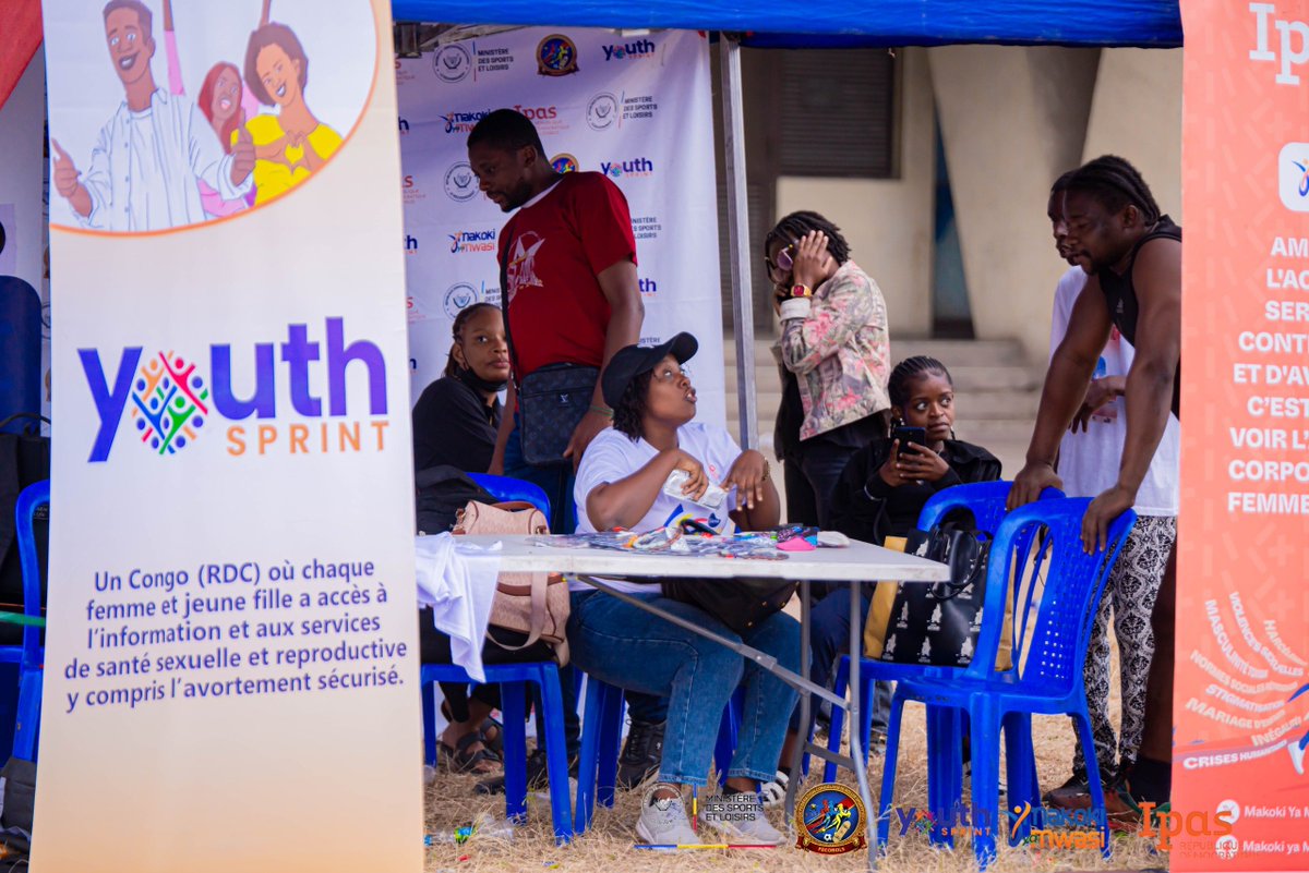 GabrielleM45873's tweet photo. J’ai eu le plaisir de participer à la 5ᵉ Coupe du Congo de Roller Sports à travers un quiz avec les jeunes athlètes.
Un moment d’échange et de sensibilisation sur les VBG, la pf et les mariages d’enfants.
Apprendre, sensibiliser et promouvoir l’égalité, même à travers le sport . https://t.co/XdoYL2uhnO