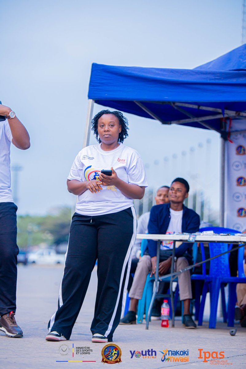 GabrielleM45873's tweet photo. J’ai eu le plaisir de participer à la 5ᵉ Coupe du Congo de Roller Sports à travers un quiz avec les jeunes athlètes.
Un moment d’échange et de sensibilisation sur les VBG, la pf et les mariages d’enfants.
Apprendre, sensibiliser et promouvoir l’égalité, même à travers le sport . https://t.co/XdoYL2uhnO