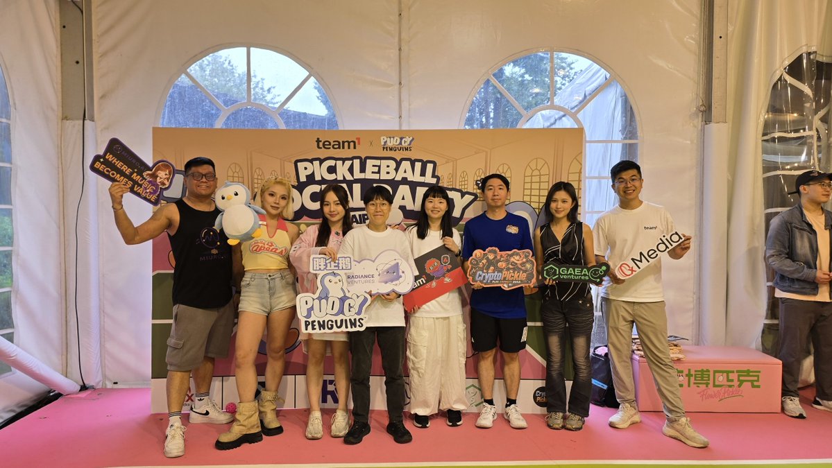 MiuroAI's tweet photo. On site in Taipei today.
Pickleball with @AvaxTeam1 @PenguAsia @pudgypenguins.
And a short pitch for @miurolabs.
Good crowd. Good court. See you at the next one.
#MIURO #AIMusic #PudgyPenguin avalanche-2:native #Avalanche https://t.co/eHSEskQigX