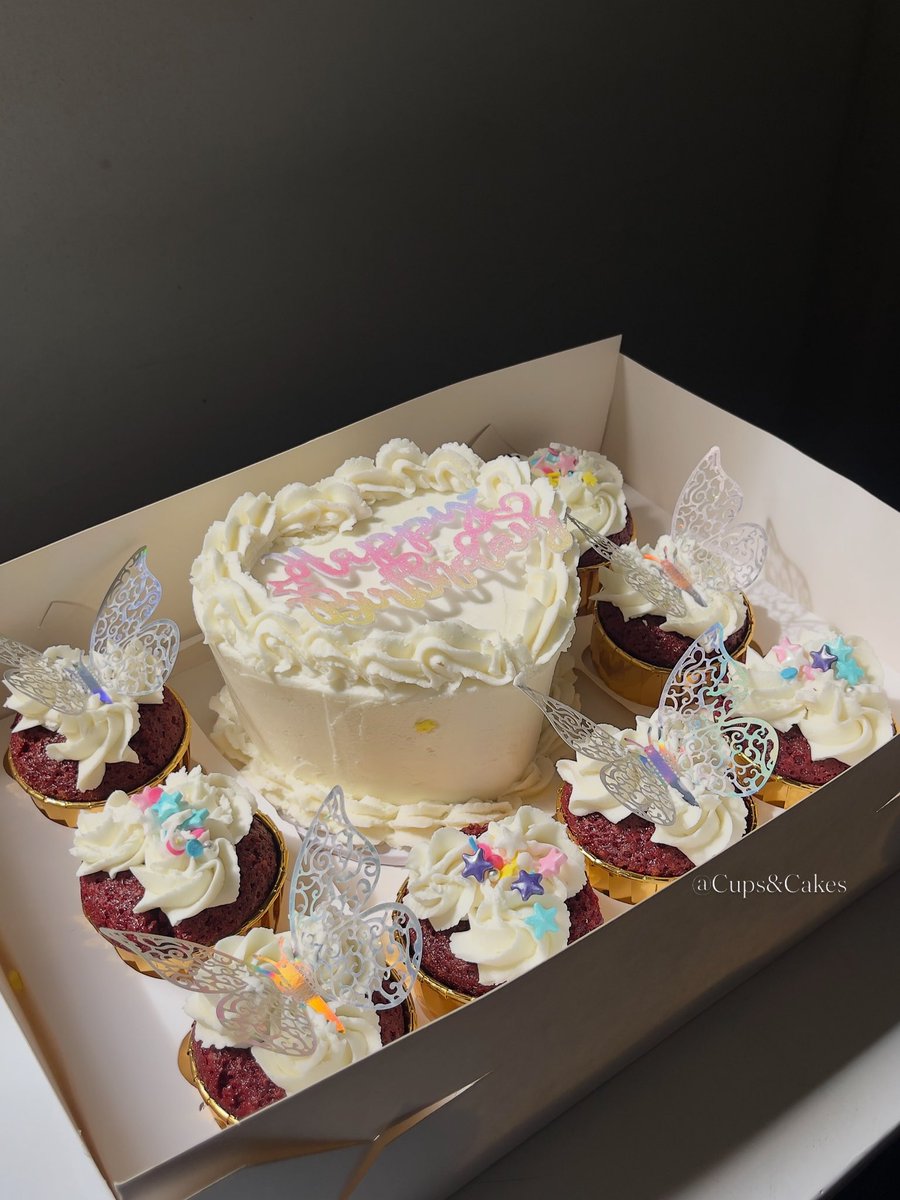 Cups_n_CakesNG's tweet photo. Your celebration deserves a cake this good🎂
We bake custom; birthday, wedding &amp; event cakes in Lagos

Moist. Beautiful. Unforgettable.

📍Cakes in yaba, Lagos | 📩 DM to order https://t.co/2pb1xYUwgk