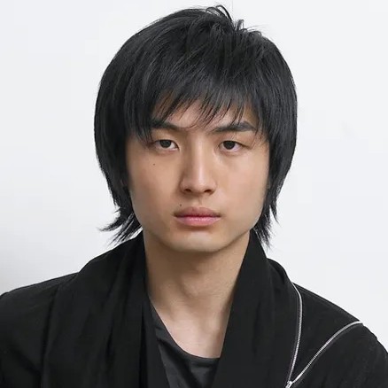 TarataTragedy's tweet photo. 踊る大捜査線 THE MOVIE3 ヤツらを解放せよ!
犯人のリーダーは、13年前の連続ドラマ版１話でゲームセンターで暴れていた小学生の成長した姿。役名も須川圭一で同じ。
これ映画では全く言及されてないので、知らない人は絶対気づかない。
なお演じてる役者は森廉。ドラマ「お金がない」にも出演��� https://t.co/S1dPSx3nCF