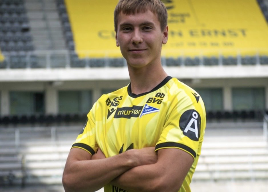 NorwegianAndyy's tweet photo. Sander Granheim - Et nytt stortalent i Eliteserien👀
(En Tråd🧵)
Sander Aske Granheim (15/08/2007) 
Start (kom nettopp fra Sogndal i OBOS ligaen) 
Norge🇳🇴
Midtstopper 
Fot: Høyre 
Høyde 186 cm (sist registrert) 
Markedsverdi: 10,8 millioner kr (transfermarkt) 
(Grunnlaget for denne analysen er fra OBOS ligaen)