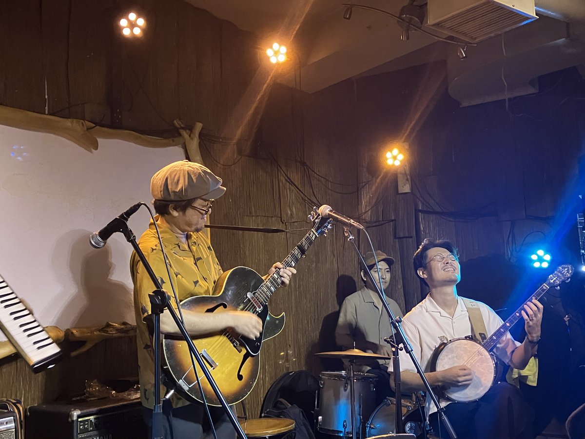 electric_yaro's tweet photo. 初松ノ葉楽団。
素晴らしすぎて言葉を失う。
最高。 https://t.co/UX86fZ6uvz
