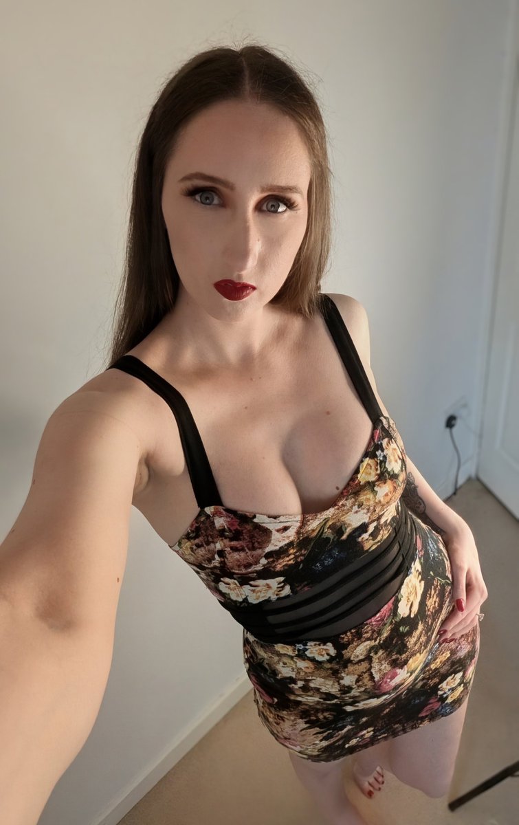 Model_Jen's tweet photo. Happy Saturday. https://t.co/AxY2OdT2pN