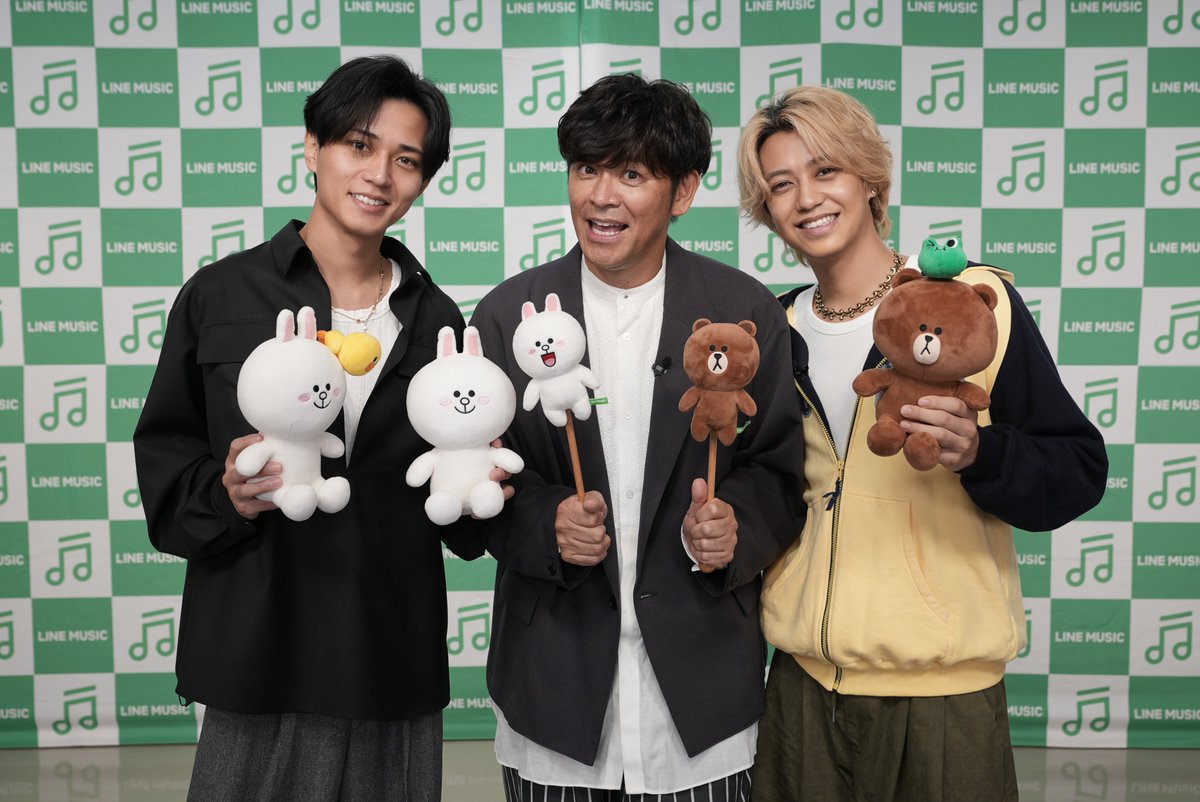 LINEMUSIC_JP's tweet photo. #KingandPrince
【『So Honey EP』リリース記念
スペシャル配信＠LINEMUSIC】
後日、アーカイブ配信が決定🎬👐🏻

さらに、明日23:59まで、
アプリで収録曲「#SoHoney」を再生すると
配信中に書いたメンバーの手書き回答を公開！✍🏻
🎧https://t.co/Haa8jLzMMm

詳しくはリプで🐝

#LINEMUSICでキンプリ https://t.co/S5Hov1gXGL