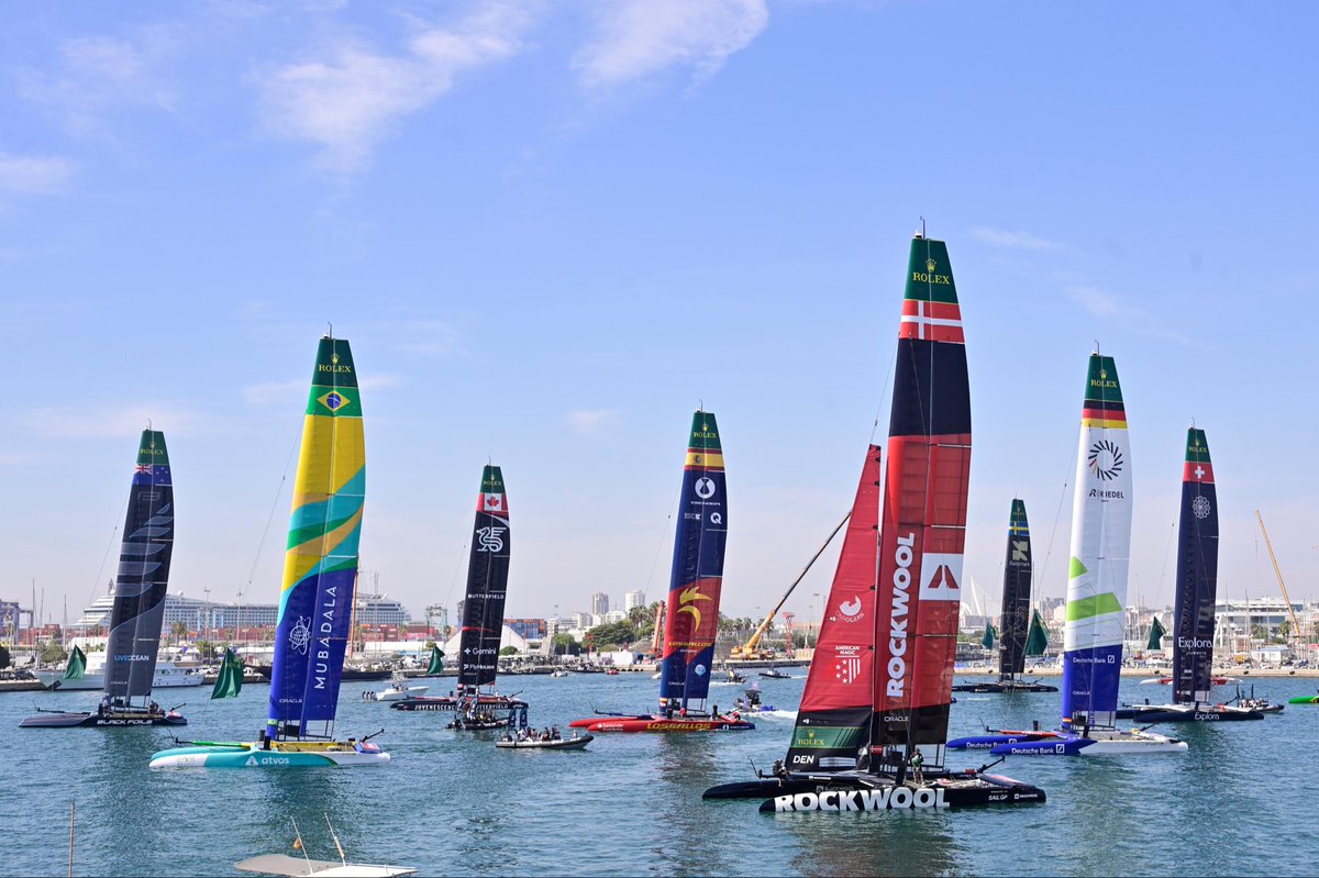 mjosecatala's tweet photo. El gran deporte internacional mira a Valencia.

@SailGP debuta en nuestra Marina y nos posiciona junto a las grandes ciudades del mundo.

Tenemos el mar, las infraestructuras y la ambición de seguir atrayendo eventos de primer nivel, con un retorno destacado. https://t.co/P7Il3vfyRf