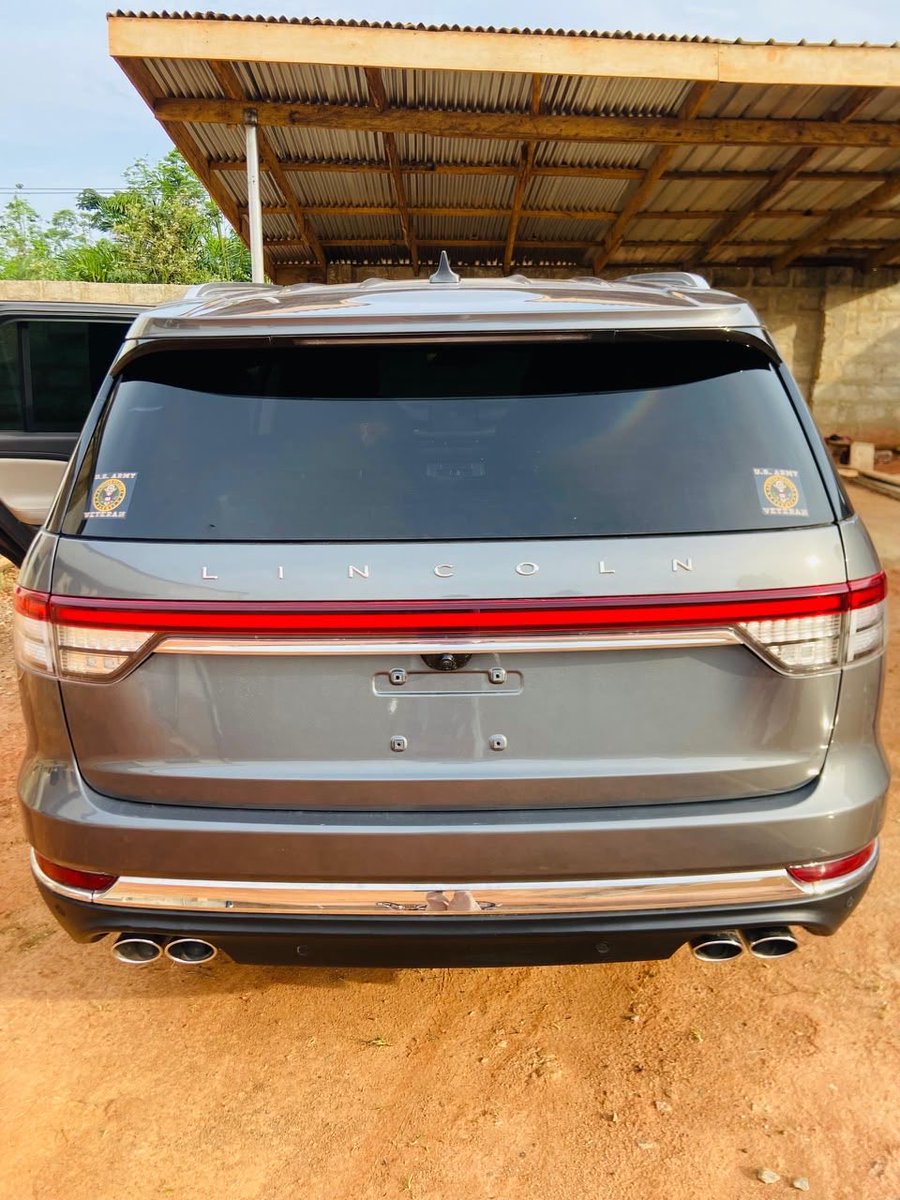 EminentTGh's tweet photo. 🚘 2024 Lincoln Aviator
💰 $130,000
🤝 Negotiable — seller is ready to negotiate

If you’re looking for a luxury SUV that stands out from the usual crowd, this is worth a look. 👀

📩 DM for enquiries.

#LincolnAviator #LincolnGhana #LuxurySUV #GhanaCars #CarsInGhana #AccraCars https://t.co/iGlaF5Tcw1