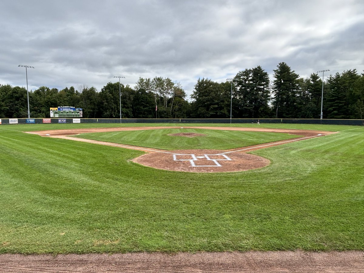 showcase_league's tweet photo. Beautiful day here at @usmhuskies Baseball!
Todayβs line up:
G1 @CoachTrotta v @ShowBBA
G2 @MATeamNavy v @NHTeamBlack
G3 @nhteampurple v @TheBABoys
#TheLeague #FallExposure https://t.co/KXCTrbWJ6T