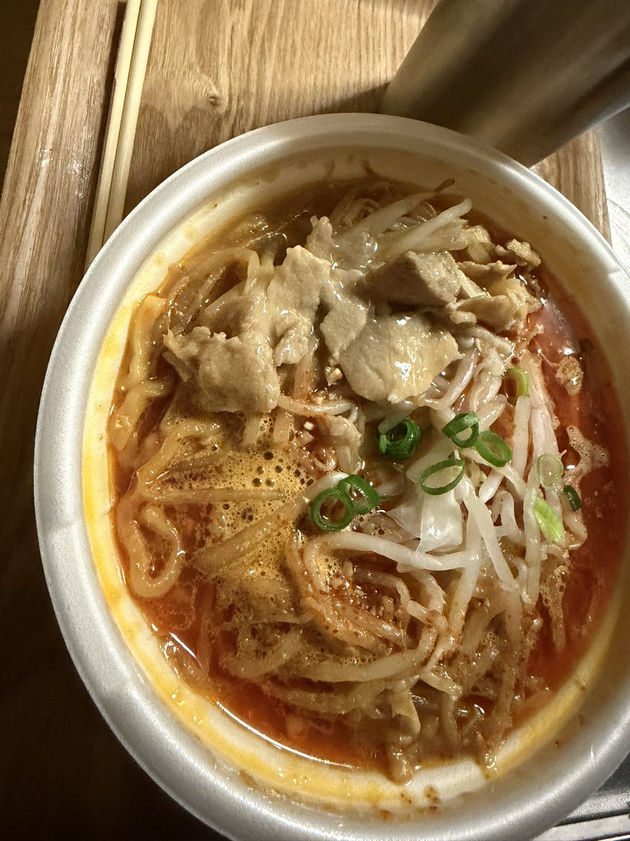 koko0bjj's tweet photo. 今日の晩ご飯
遅くなったからコンビニ飯です
そして昨日と同じ酎ハイです^ ^ https://t.co/VfjDJOcyDK