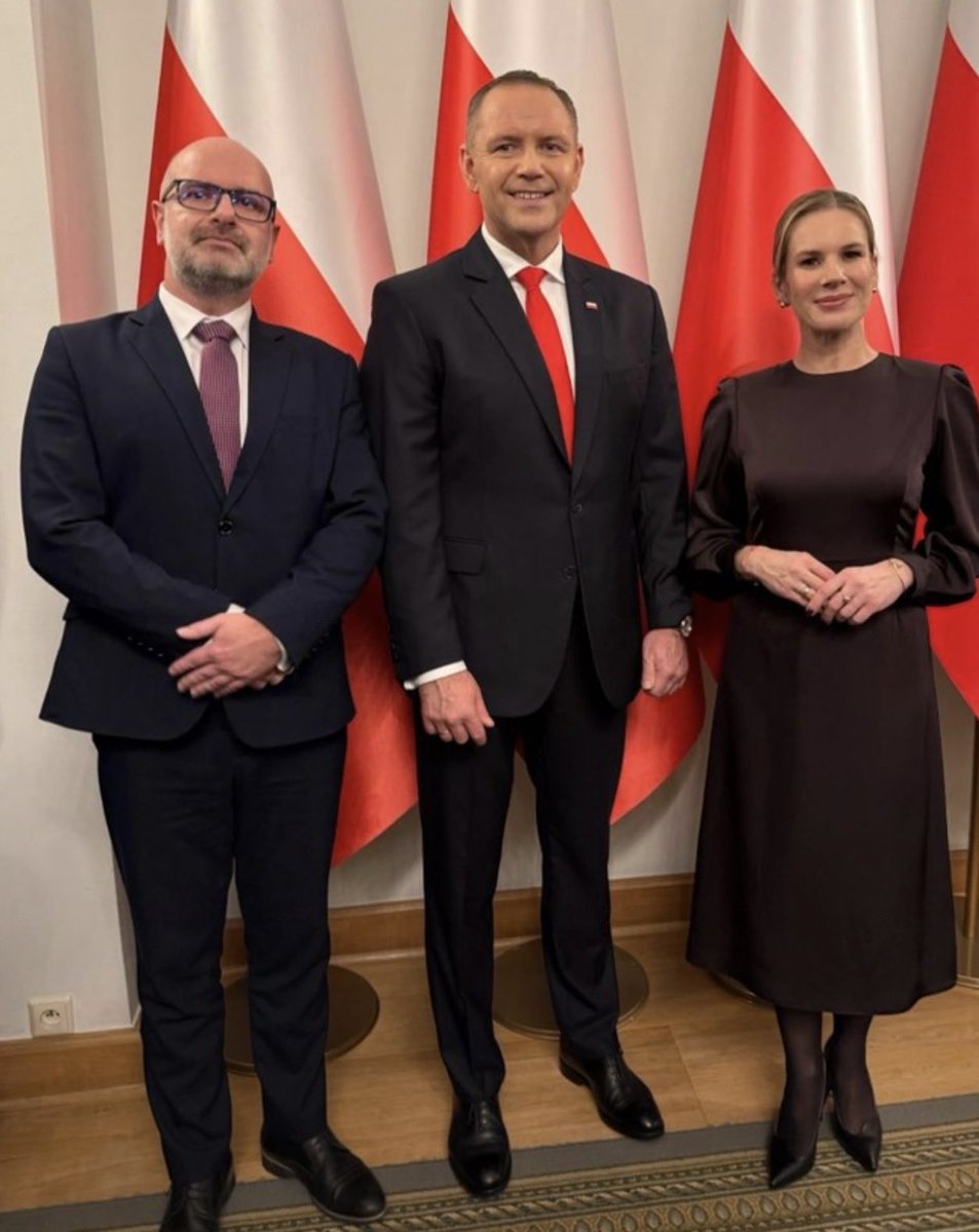 StGawlowski's tweet photo. Ludzie związani z Zondacrypto i Kralem w Kancelarii Nawrockiego‼️
❌Bartosz Grodecki-Szef BBN, partner w fundacji pisowskiego agenta CBA, A. Chodzińskiego
❌Paweł Gruza-etatowy doradca Nawrockiego, były wiceminister finansów
❌Artur Chodziński-opłacany przez Krala, kolega Nawrockiego, współpracownik Ziobry, były zaufany agent CBA⤵️
❌kto jeszcze? Szybko się  dowiemy💪
#KryptoAfetaPiS
#KryptoAfetaNawrockiego 
#MafiaPiS