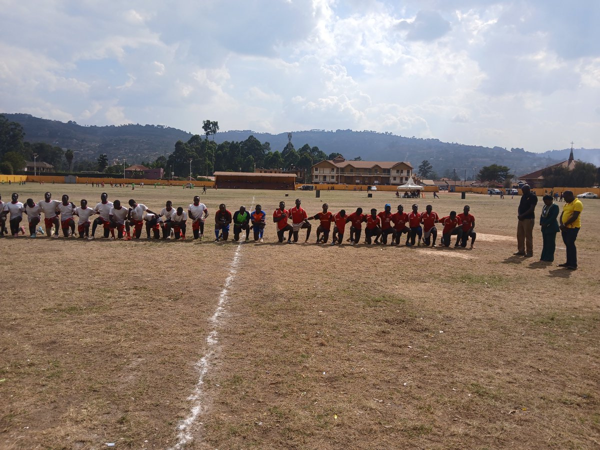WesternUgRugby's tweet photo. A guard of honor led by @duncankirya with RDO Ankole @TimIraka and Operations Mgr Kigezi @DebbieKico7368 - and ofcourse a Moment of Silence for Omukama Oyo. 
#Western7s #ripOyo #Kigezi7s https://t.co/ej5ZiMzMac