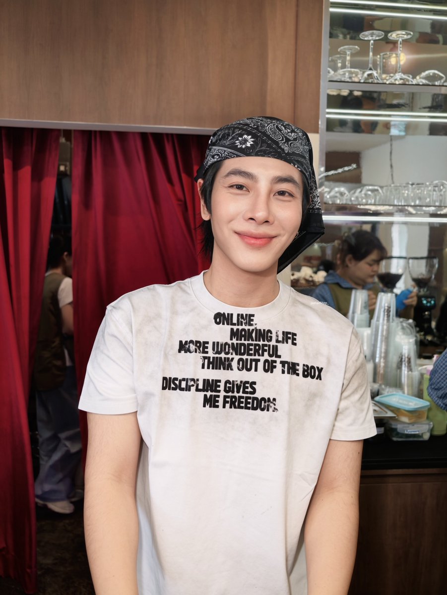 jaelaelitep_'s tweet photo. เมื่อวานเจอพ่อค้าหล่อ 😳 @wixxiws

#TobeOnestAllday #mixxiw https://t.co/0aKla2Cu1g