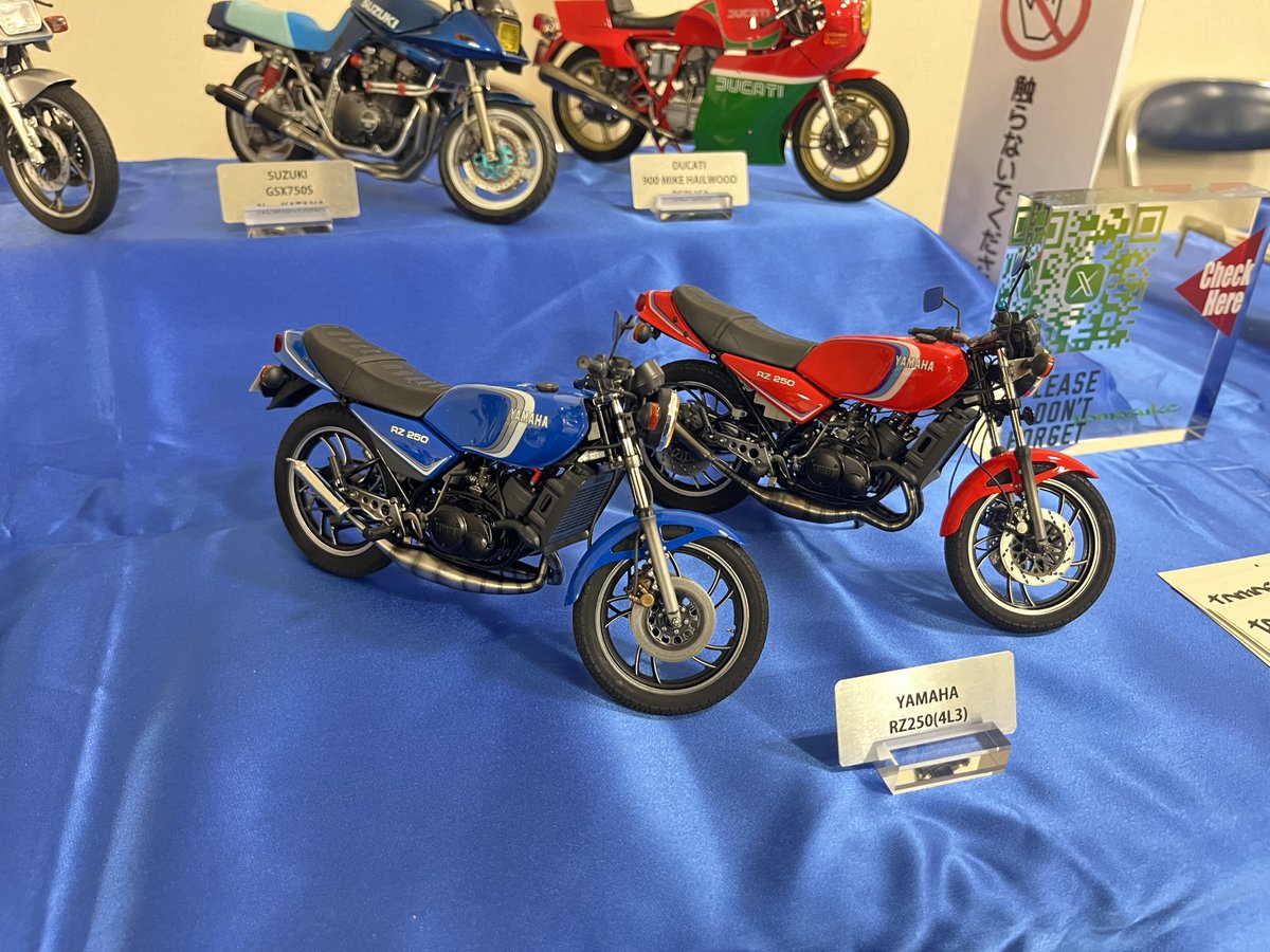 sapporotikahom1's tweet photo. 展示作品の様子その12 https://t.co/syFAg0K2Ux