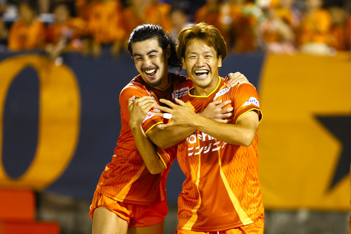 ehime_sports's tweet photo. ⚽️J3第5節 #愛媛FC 4-2 ギラヴァンツ北九州
愛媛は得失点差で首位浮上！
開幕節、第2節、きょうとホーム戦3試合連続で4ゴール！今回も得点者の喜びの表情をお届け📸 https://t.co/T9NC2e6vce