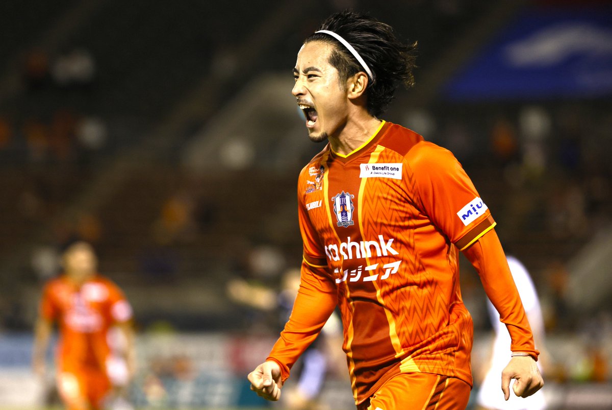 ehime_sports's tweet photo. ⚽️J3第5節 #愛媛FC 4-2 ギラヴァンツ北九州
愛媛は得失点差で首位浮上！
開幕節、第2節、きょうとホーム戦3試合連続で4ゴール！今回も得点者の喜びの表情をお届け📸 https://t.co/T9NC2e6vce