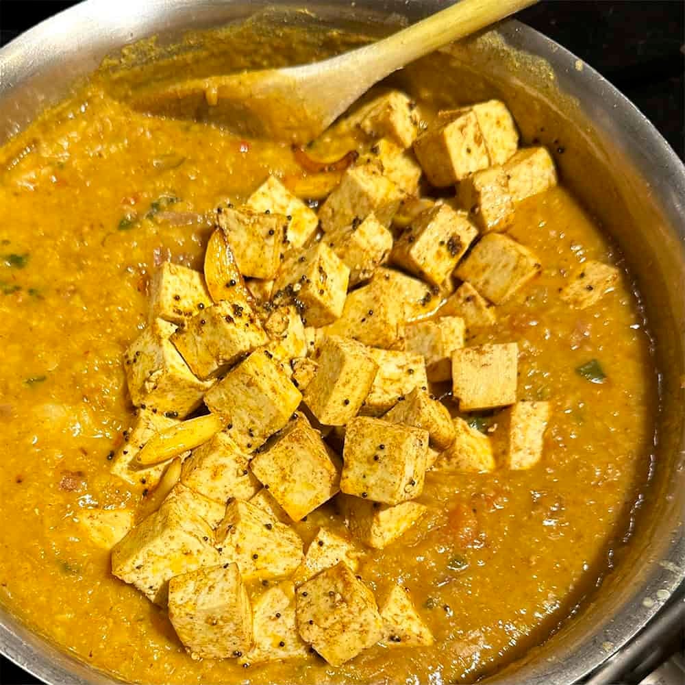 FactsBayInfo's tweet photo. 🌱🍛 Give classic dal a protein-packed vegan twist!

Tofu Dal Tadka combines creamy lentils, tofu, garlic, ginger &amp; aromatic Indian spices for a comforting, flavorful meal.

💪 Vegan | 🌱 Dairy-Free | 🍛 Protein-Rich
👉 https://t.co/9aOsfXPmhZ
#Vegan #Tofu #DalTadka #IndianFood https://t.co/SZhx522Fzf