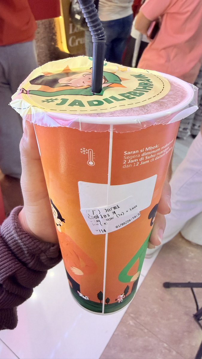 6dreum's tweet photo. chikuro + susu mbok darmi ☺️ https://t.co/HvhIwnKa8y