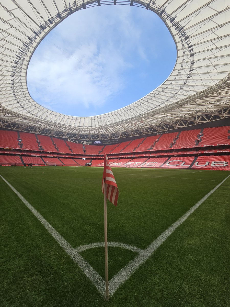 alexkirkland's tweet photo. Bilbao on matchday: unbeatable. Athletic Club v Atleti coming up, for @ESPNFC. https://t.co/tYPxgZDx7a