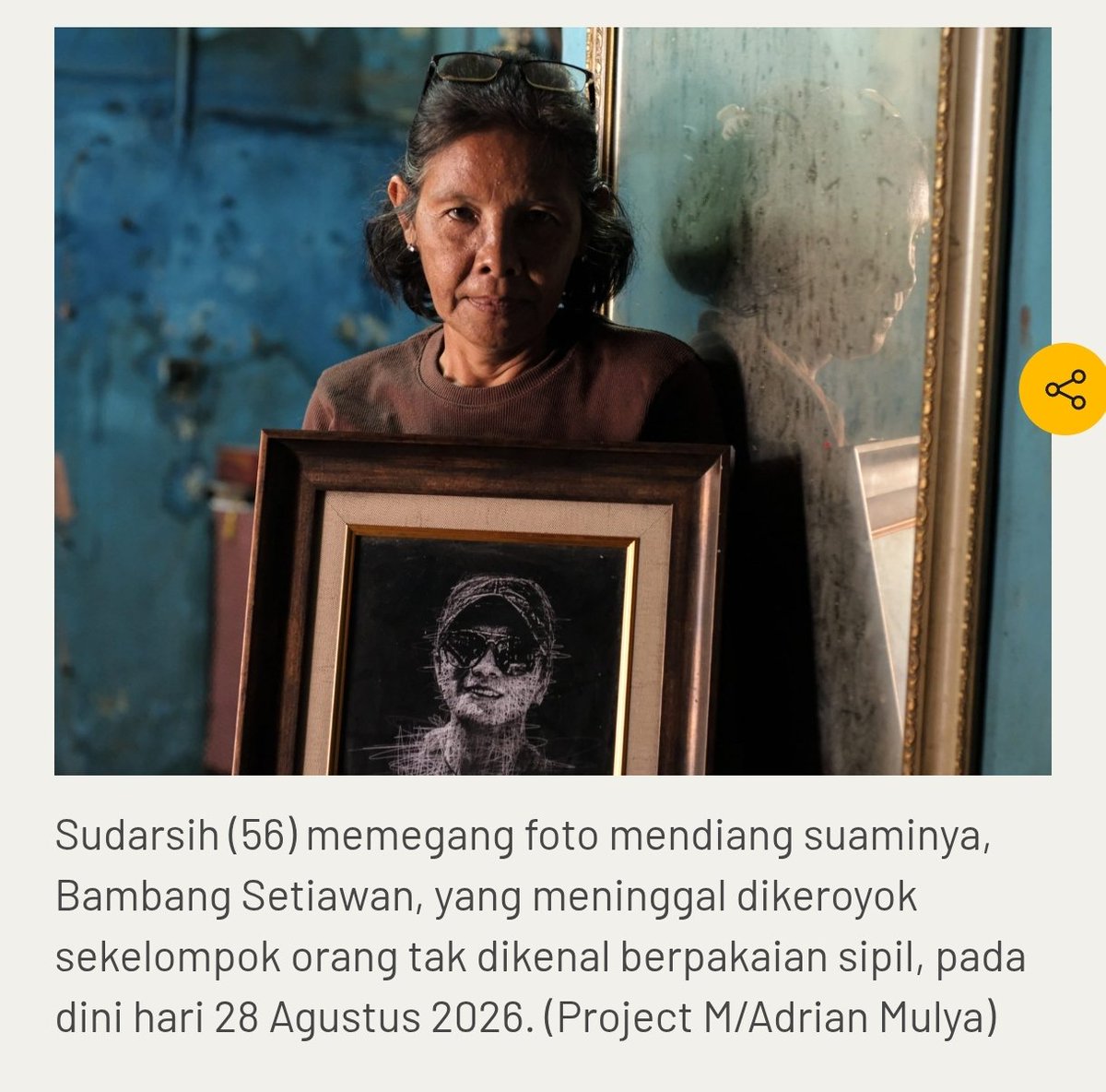 ainurohman's tweet photo. Rakyat Indonesia Bambang Setiawan, diseret, ditendang, dipukuli dengan balok kayu hingga kepalanya berlumuran darah. 

Bambang Setiawan tewas dgn tragis. Sampai hari ke-9 kematiannya, pembunuhnya belum ditangkap. 

https://t.co/aRGCrPbwpM https://t.co/N6Nc89bSDG