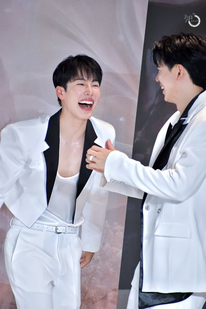 snap_yw's tweet photo. 05.09.26

You are Happy 🤭

FRIENDS OF DESTINY YINWAR 09
#DestinyclinicxYinWar
#yinyin_anw #warwanarat https://t.co/sRrz5LGIFj