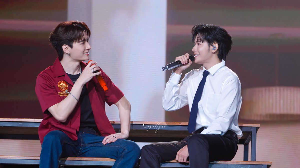 cagallyuu's tweet photo. 喜欢贴贴的XQL~💕💕

#SOTUSTeniversaryConcert 
#KristSingto #ทีมพีรญา
#SOTUS10thYearConcertD1 https://t.co/KD73gkBPZK