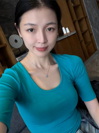 CatalVural's tweet photo. 90后小少妇，会有人喜欢吗？刚玩这个软件不久，多多指教... https://t.co/5PRQheagRD
