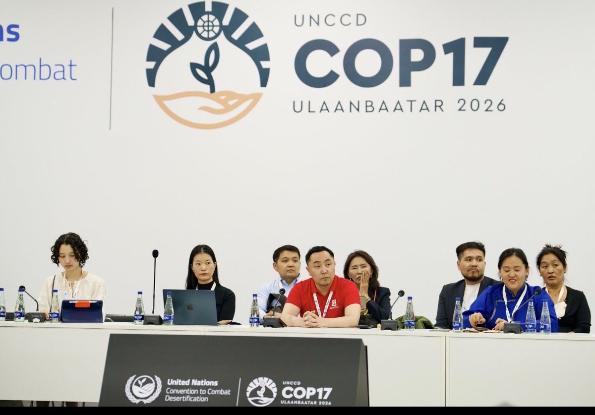 Cyberhero24's tweet photo. A man in a red polo shirt sat down at a United Nations panel in Ulaanbaatar.

Everyone else at that table represented a government.

He represented a project the crypto market values at less than a two-bedroom apartment in Berlin.

This is the strangest mispricing I’ve seen in years. 🧵