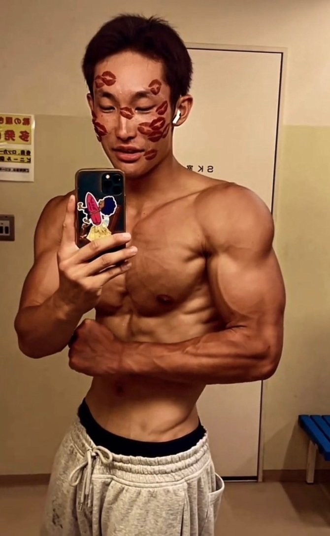 j0xypf's tweet photo. 以下の人持ってる方いたらDMください https://t.co/sKyispzCsf