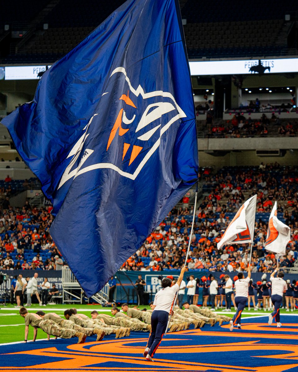 UTSA's tweet photo. Don't snooze your alarm... it's GAME DAY!! 🤙 https://t.co/8PVI4Losn5