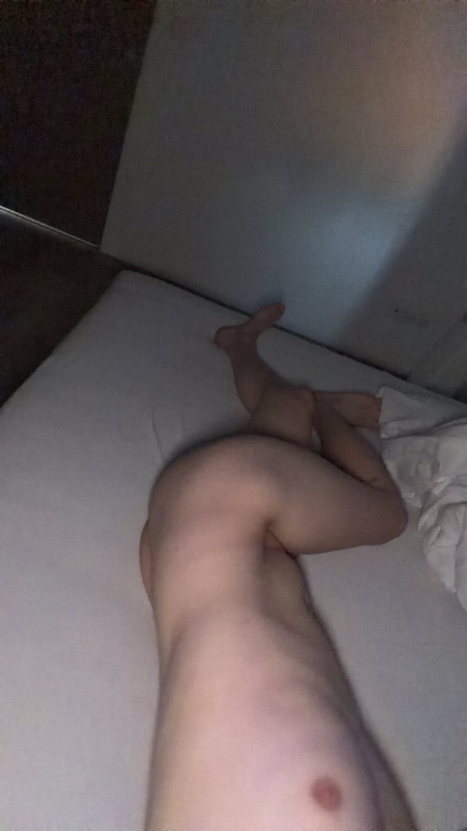 Nrex666's tweet photo. Want to jump in the bed with me?😳 #femboy #sissy https://t.co/ptI9AHYhUx