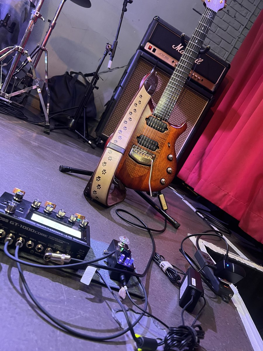 Vivikogt18's tweet photo. 本日
小鳥遊七星さん
バースデーライブ
お越し頂きありがとうございました✨

久々のライブでしたが、
めちゃくちゃ良いライブになりました🎸 https://t.co/ulvG2JjbWz