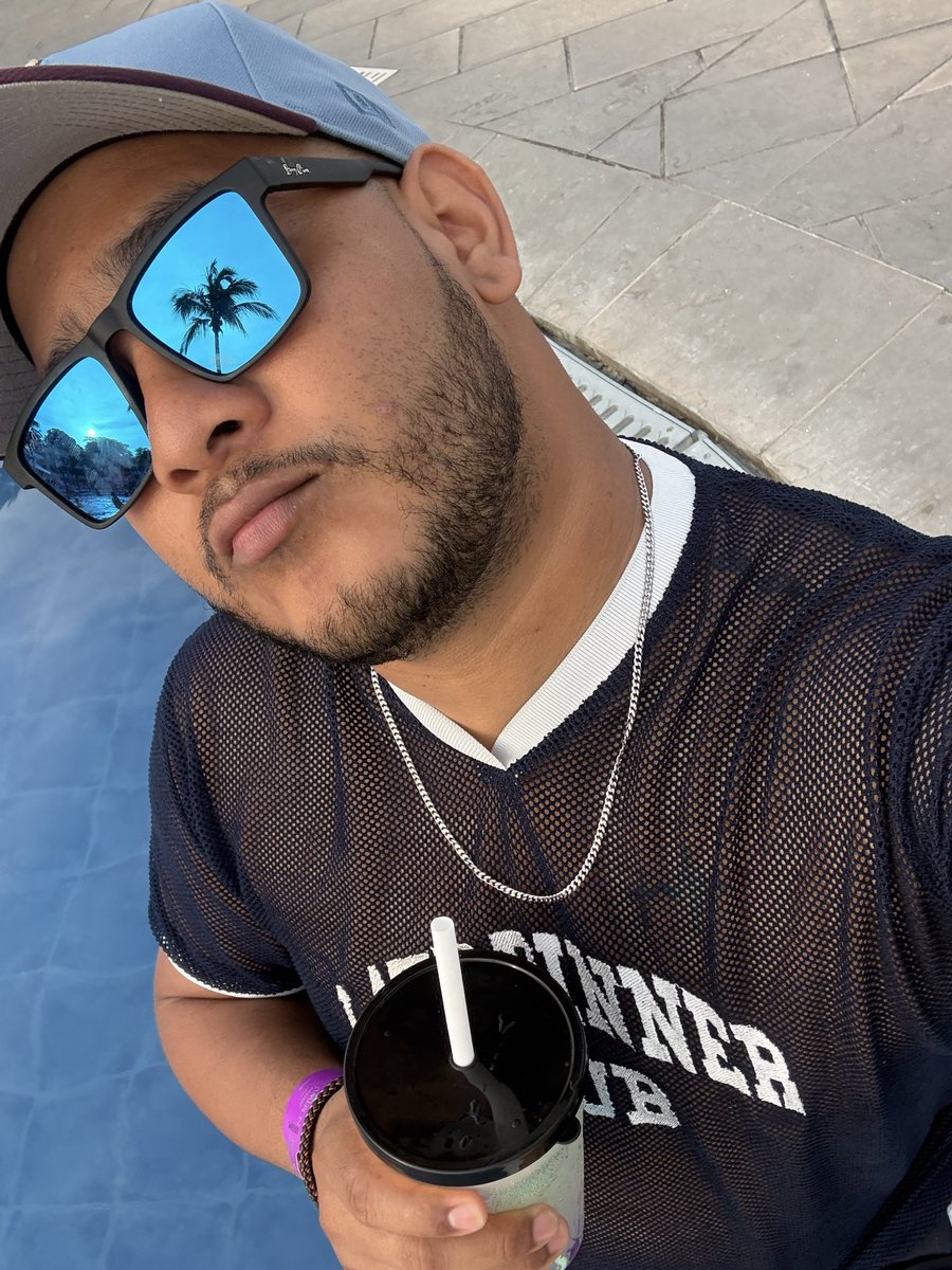BorisGutirrezG1's tweet photo. Solo se vive una vez 🥵 https://t.co/WL2DTaIO79