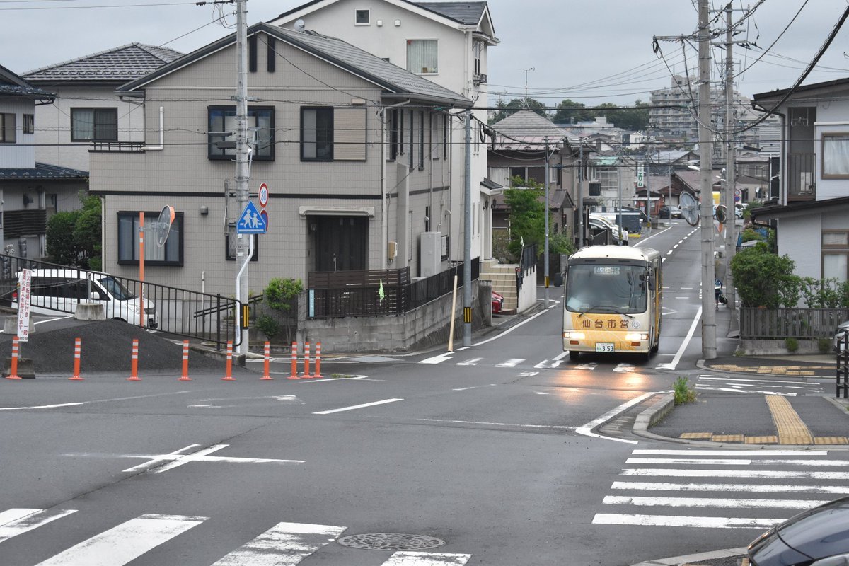 local_area_bus's tweet photo. #仙台市営バス
仙台230あ353
七北田出張所所属
日野 KK-RX4JFEA
2000年式
・七北田に在籍する幕車のリエッセです。かつては沢山走っていた幕車も現在はこの1台のみに。 https://t.co/8sGM7UTeqj