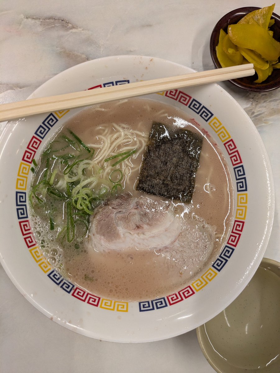 good_speed_312's tweet photo. 今日はスイミング&amp;ジョギングで体をクタクタにして、丸星ラーメン！
その後、鳥栖プレミアムアウトレット。夕方以降は空いてて散歩代わりにぶらぶらするのにおすすめ。 https://t.co/LIh1Br24Im