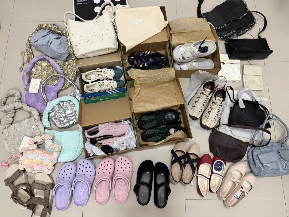 Xxtawan2Xx's tweet photo. 🧺📌ส่งต่อเสื้อผ้า กระเป๋า รองเท้า สกินแคร์ มีทุกแบบ ทุกไซส์ เยอะมากๆเป็นร้อยตัว 🥹ไม่มีที่เก็บของเรากับพี่สาว เน้นโล๊ะออก ถูกมากๆปักรอเลยค่ะ ลงพรุ่งนี้ค่าส่งเหมาๆ 50฿ 💌

#เสื้อผ้ามือสอง #ส่งต่อ #ส่งต่อเสื้อผ้า #ส่งต่อเสื้อผ้ามือสอง #ส่งต่อรองเท้า #ส่งต่อกระเป๋า #กระเป๋ามือสอง https://t.co/a3MMPdTSHe
