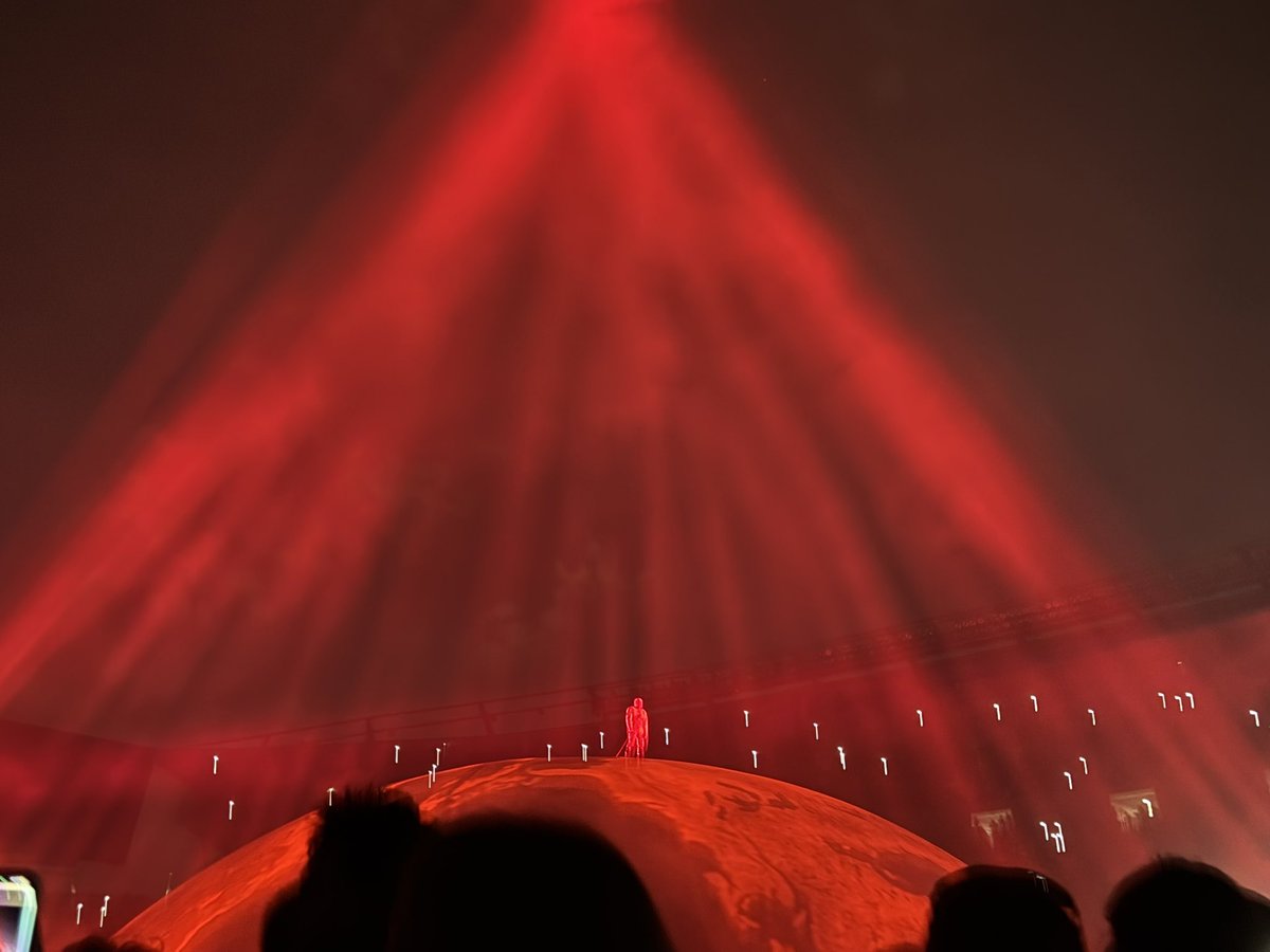 jphoust22's tweet photo. Theyre saying night 2 at soldier field is the best concert by anyone ever. This was my view https://t.co/5C46YrBv4P